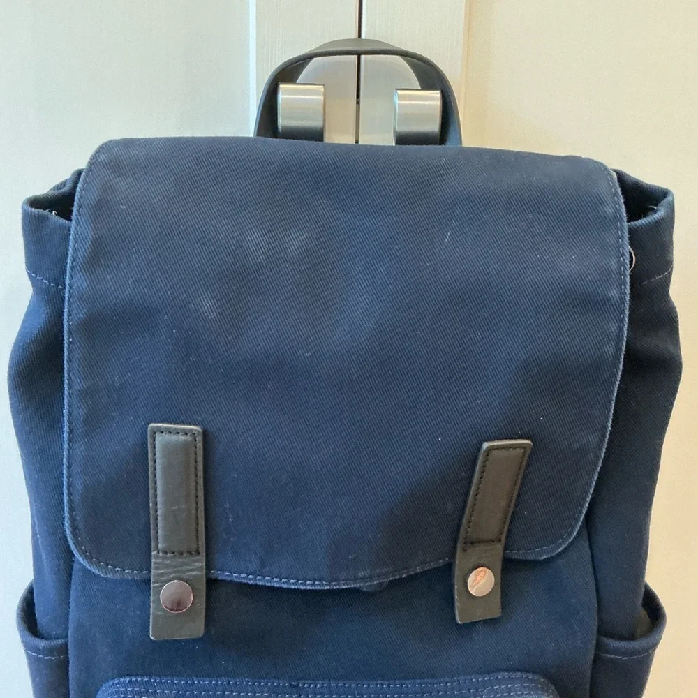 Everlane The Canvas Backpack in Navy Unisex